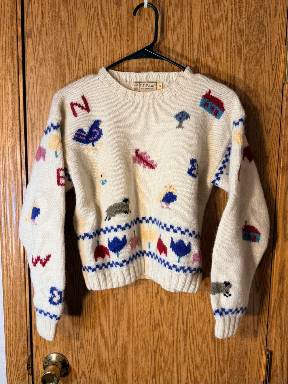 L.L. Bean Rare Vintage 1980s 100% Wool Farmhouse Motif Sweater - Picture 2 of 6